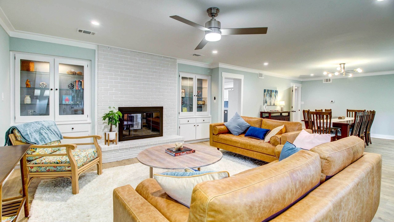 Photo of Livingroom in Richmond Hill