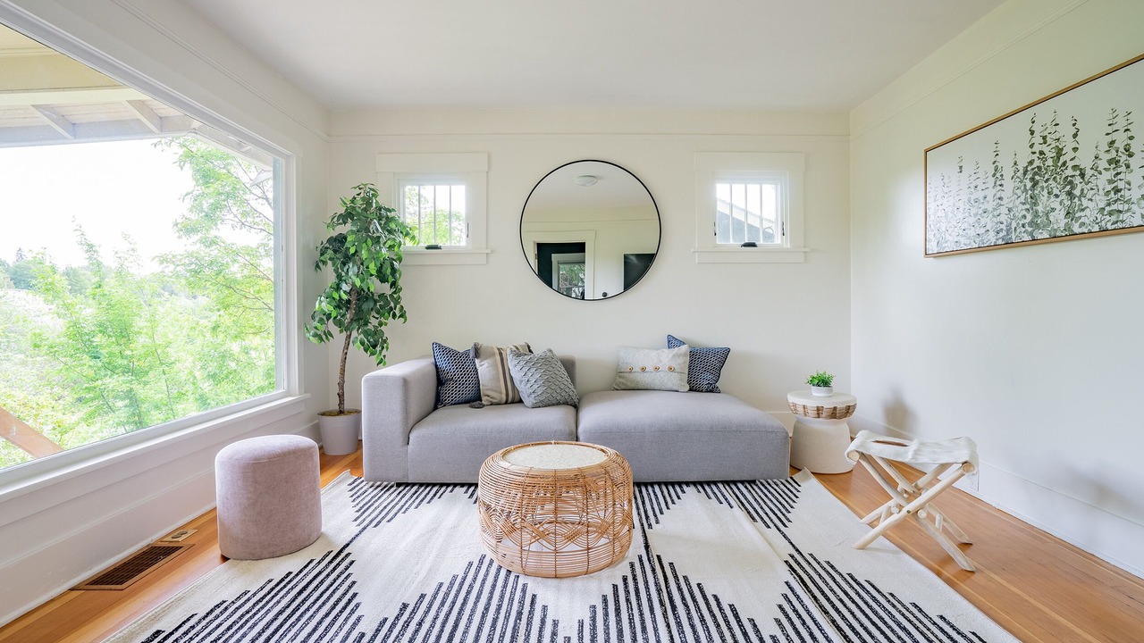 Photo of Livingroom in Fairmount Park