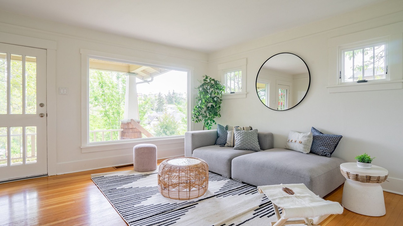 Photo of Livingroom in Fairmount Park