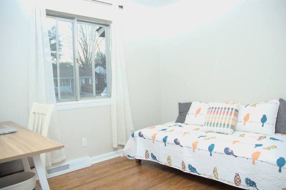 Photo of Bedroom in Hollins