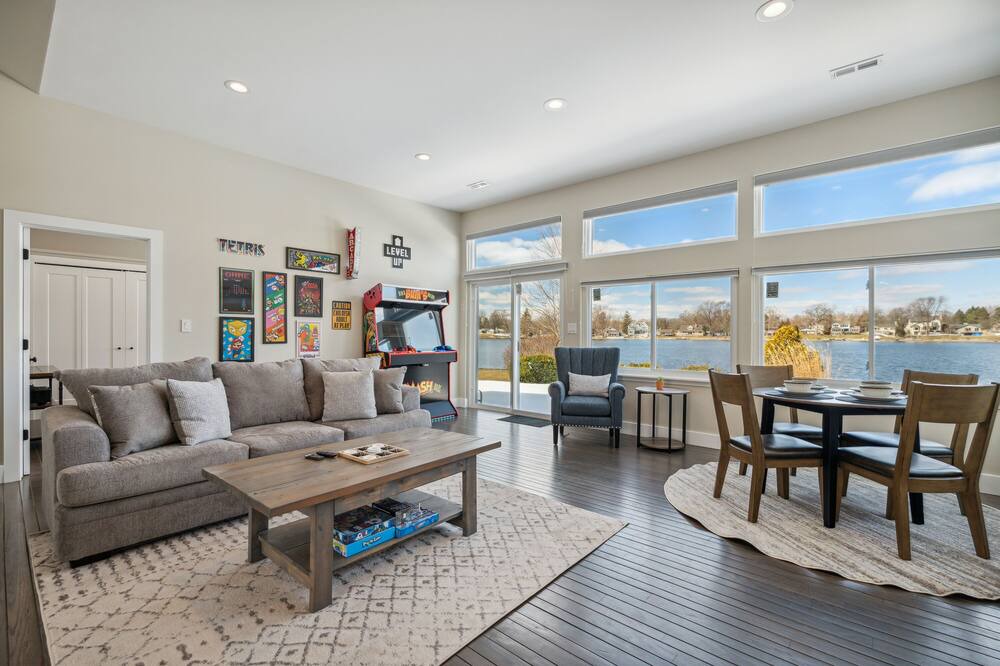 Photo of Livingroom in Wolverine Lake
