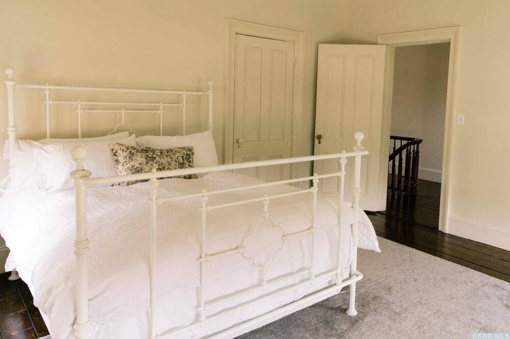 Photo of Bedroom in Claverack-Red Mills