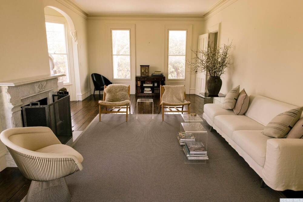 Photo of Livingroom in Claverack-Red Mills