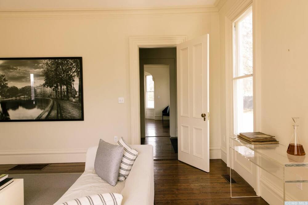 Photo of Livingroom in Claverack-Red Mills