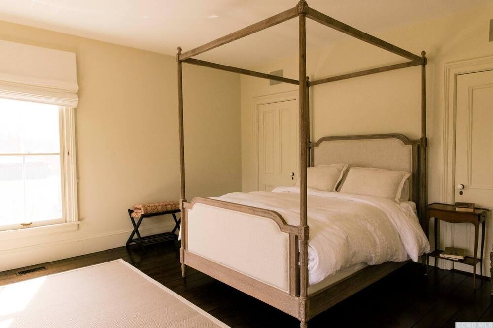 Photo of Bedroom in Claverack-Red Mills