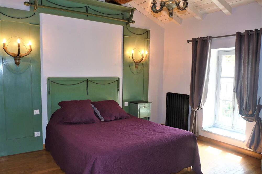 Photo of Bedroom in Alzonne