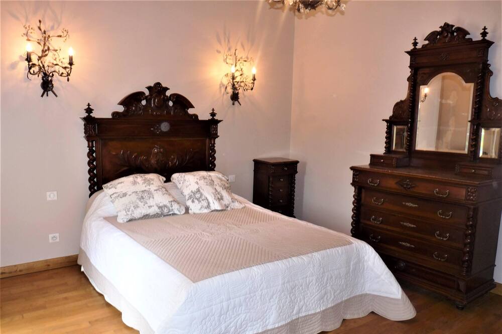 Photo of Bedroom in Alzonne
