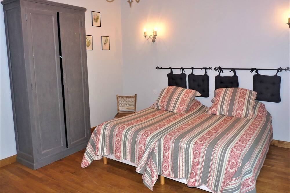 Photo of Bedroom in Alzonne