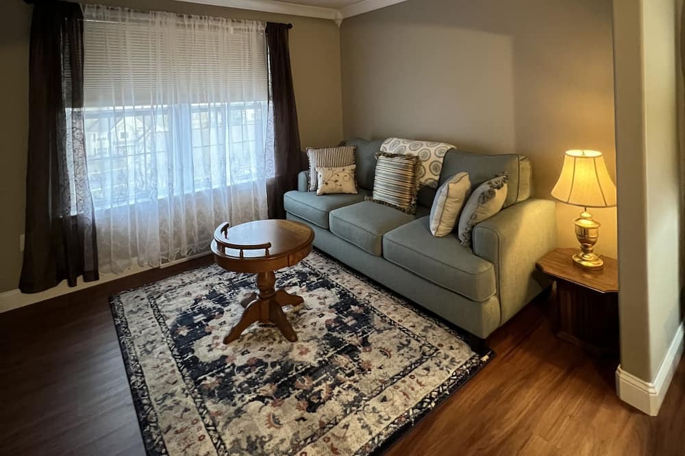 Photo of Livingroom in Ephrata