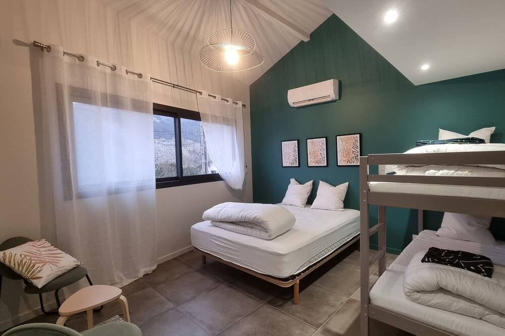 Photo of Bedroom in Vif