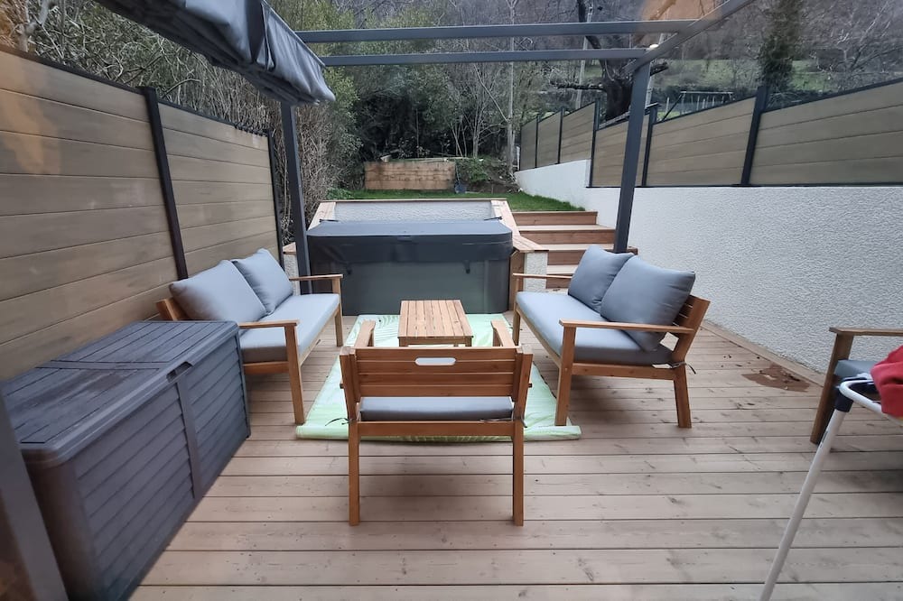 Photo of Outdoor in Vif