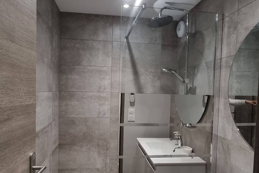 Photo of Bathroom in Vif