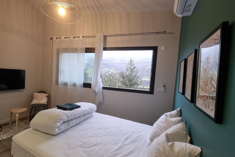 Photo of Bedroom in Vif