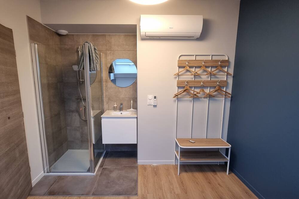 Photo of Bathroom in Vif