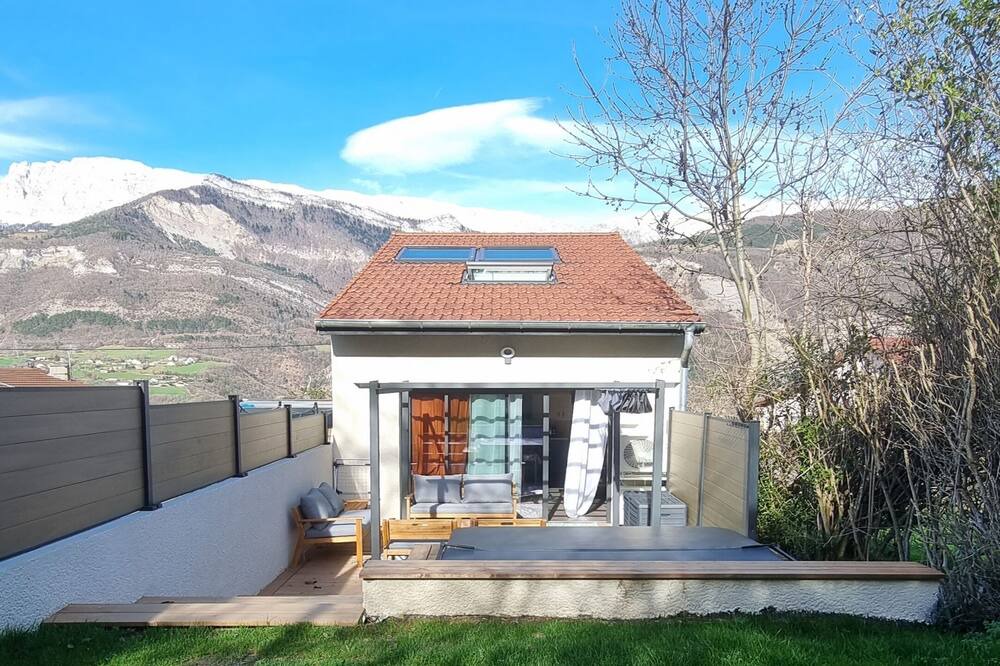 Photo of Outdoor in Vif
