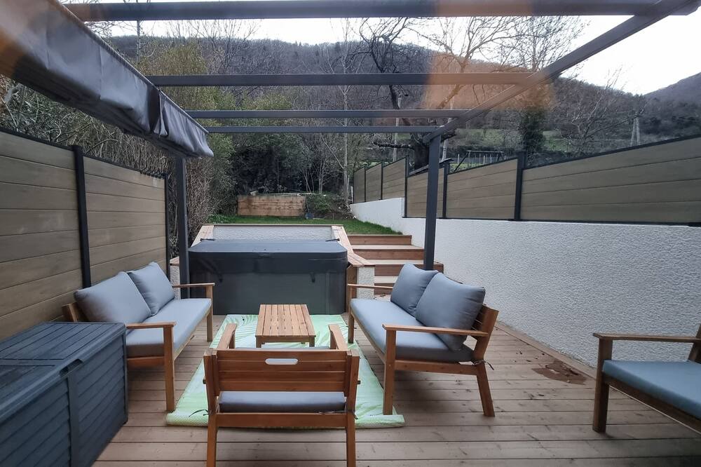 Photo of Outdoor in Vif