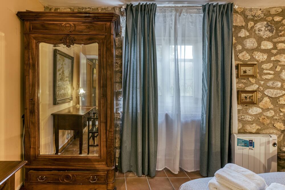 Photo of Bedroom in Boadella i les Escaules