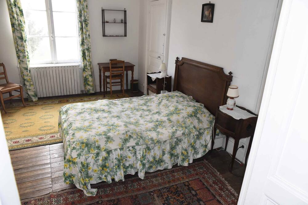 Photo of Bedroom in Saint-Aubin-sur-Scie