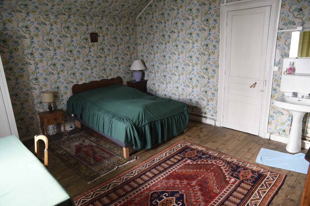 Photo of Bedroom in Saint-Aubin-sur-Scie