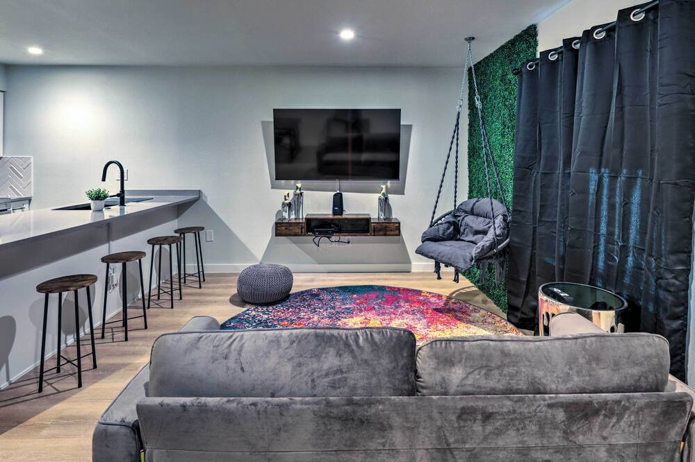 Photo of Livingroom in Barton Hills
