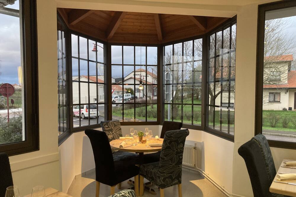 Photo of Others in Seingbouse