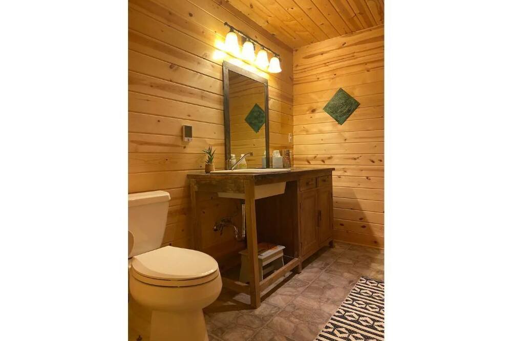 Photo of Bathroom in Cattail Creek