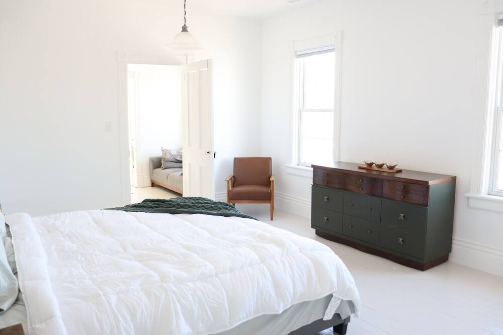 Photo of Bedroom in Delta