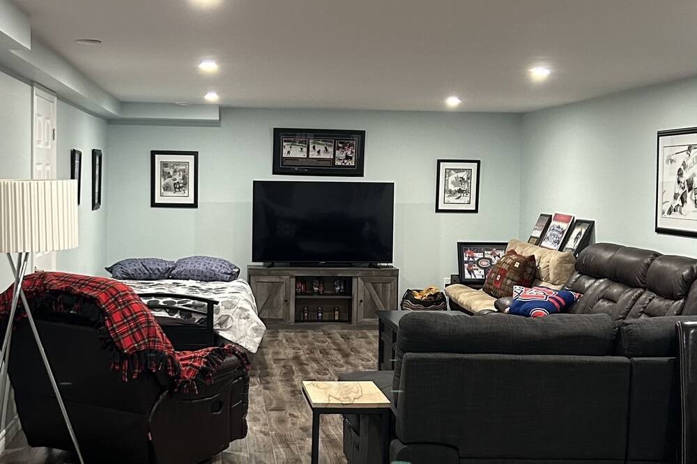 Photo of Livingroom in Economy