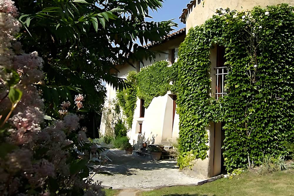 Photo of Outdoor in Leguillac-de-l'Auche