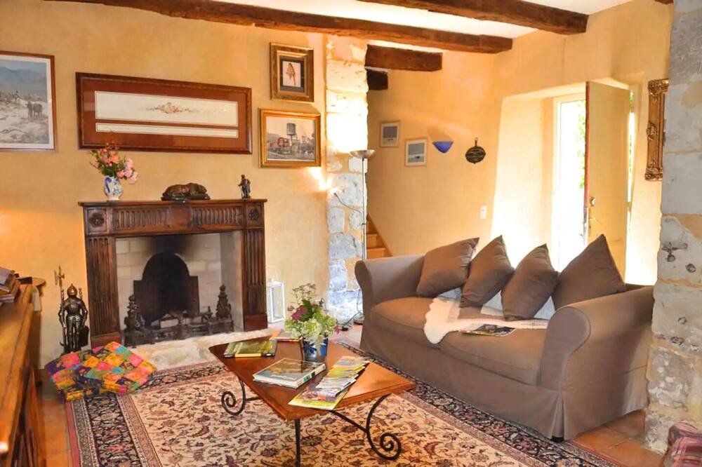 Photo of Livingroom in Leguillac-de-l'Auche