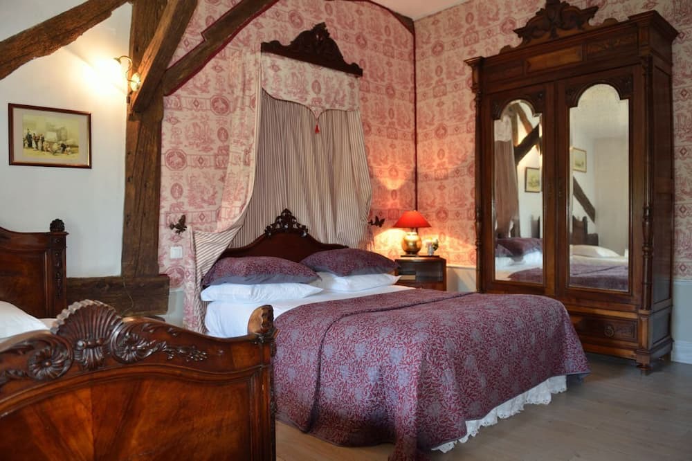 Photo of Bedroom in Leguillac-de-l'Auche