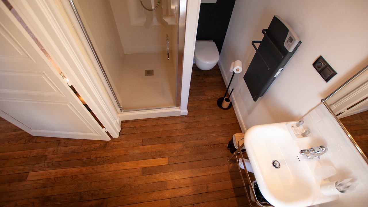 Photo of Bathroom in Avize