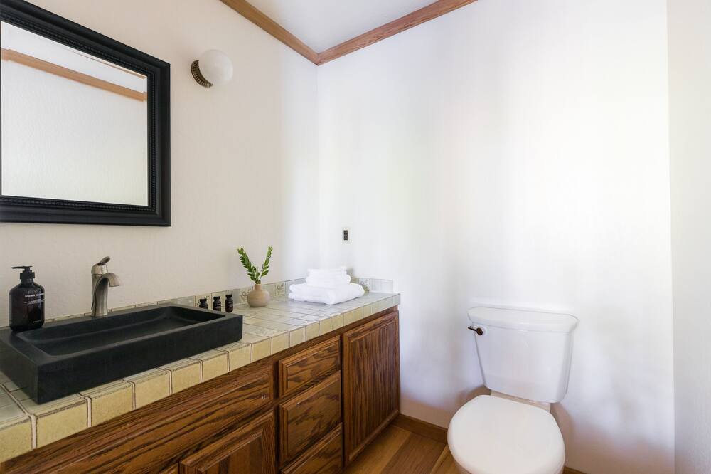 Photo of Bathroom in Kingswood Estates