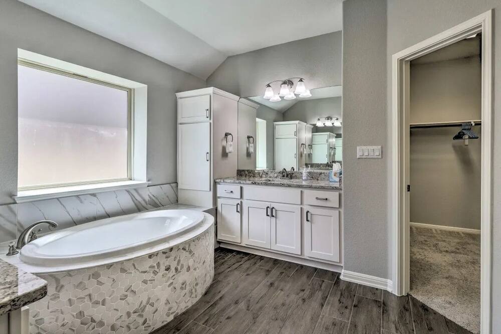 Photo of Bathroom in Pflugerville