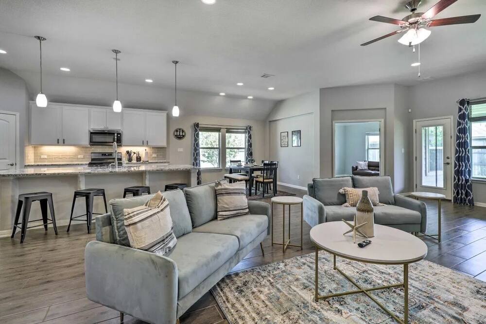 Photo of Livingroom in Pflugerville