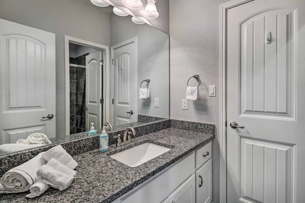 Photo of Bathroom in Pflugerville