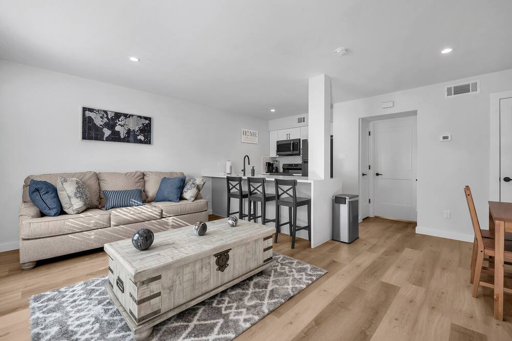 Photo of Livingroom in Barton Hills