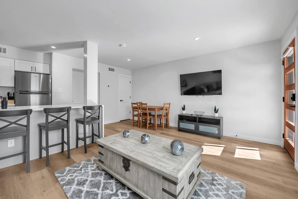 Photo of Livingroom in Barton Hills