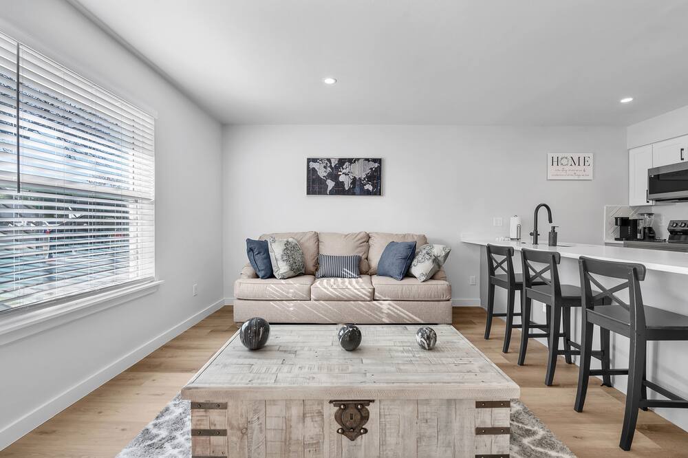 Photo of Livingroom in Barton Hills