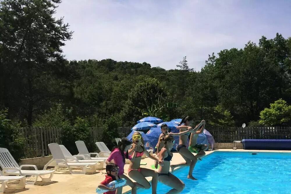 Photo of Outdoor in Thonac