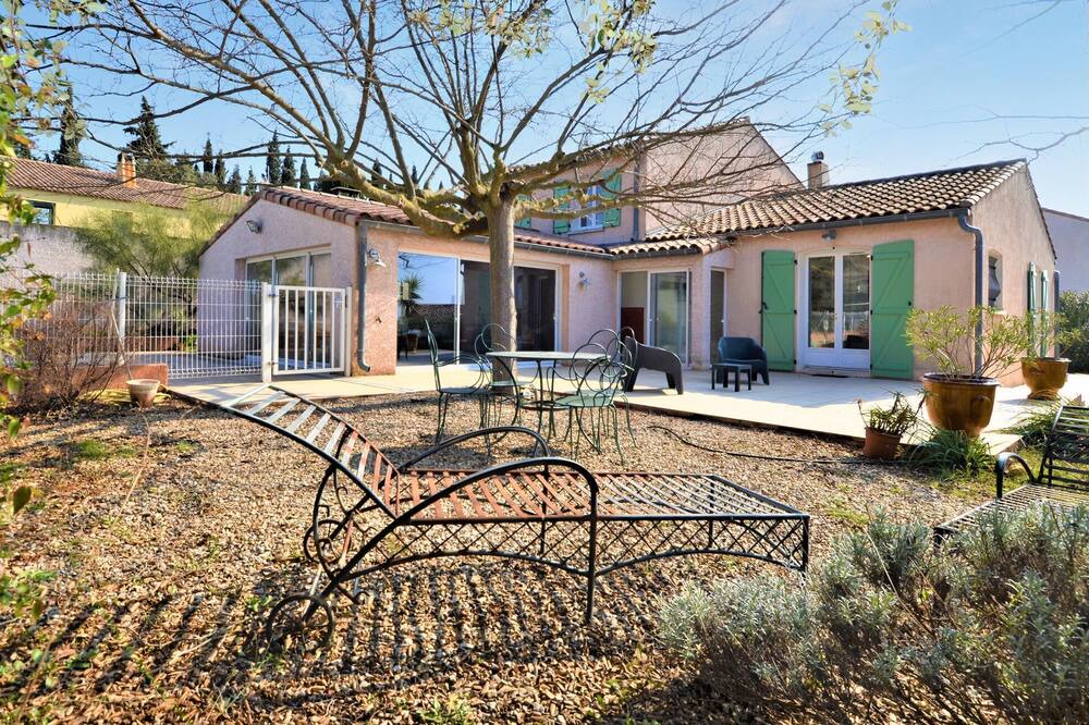 Photo of Patio Balcony in Vendemian