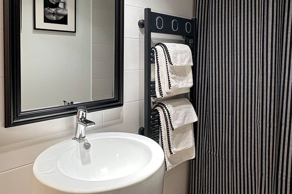 Photo of Bathroom in Boujan-sur-Libron