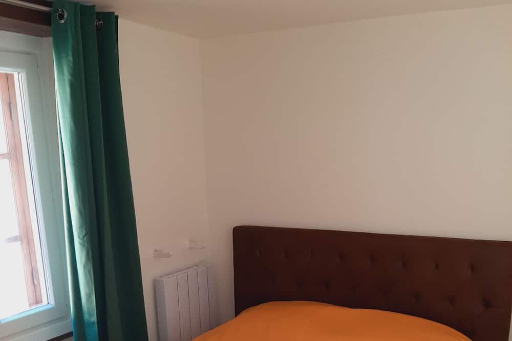 Photo of Bedroom in Caulnes
