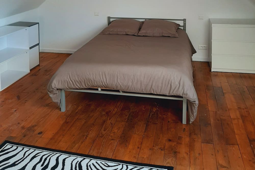 Photo of Bedroom in Caulnes