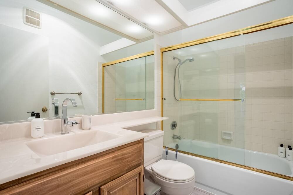 Photo of Bathroom in Fremont