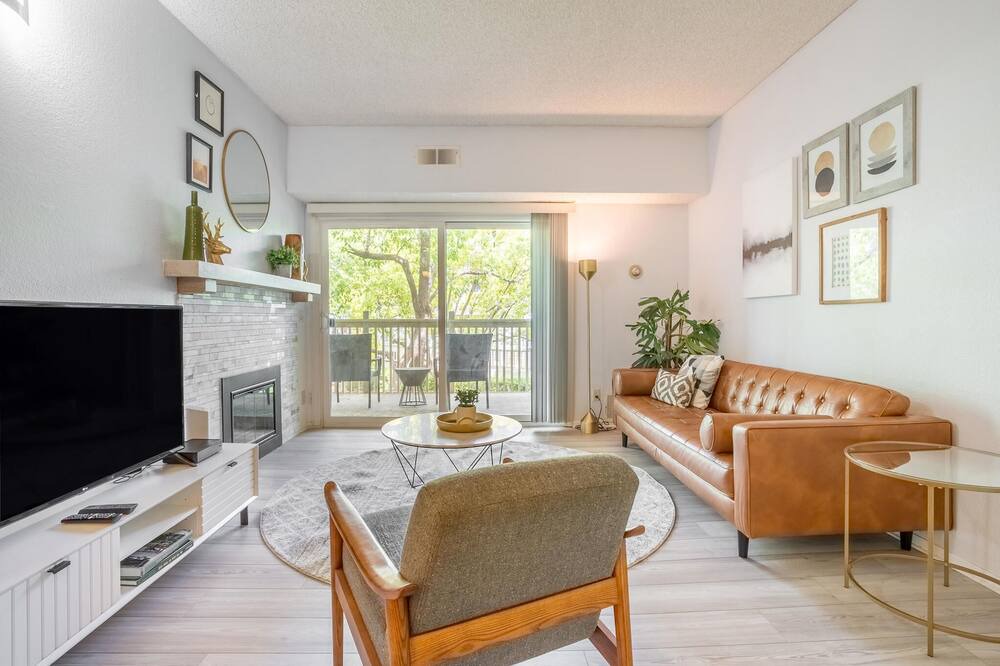 Photo of Livingroom in Fremont