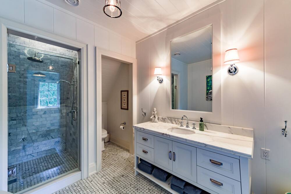 Photo of Bathroom in Muskoka Lakes