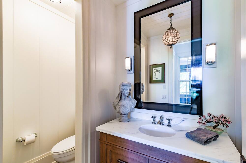 Photo of Bathroom in Muskoka Lakes