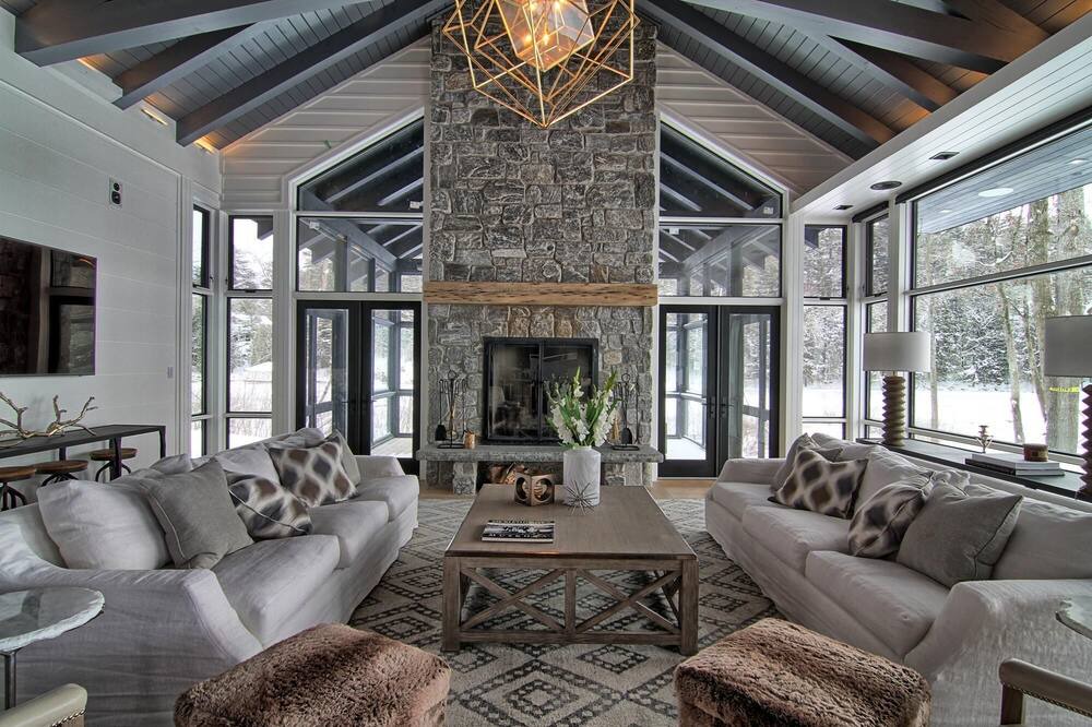 Photo of Bedroom in Muskoka Lakes