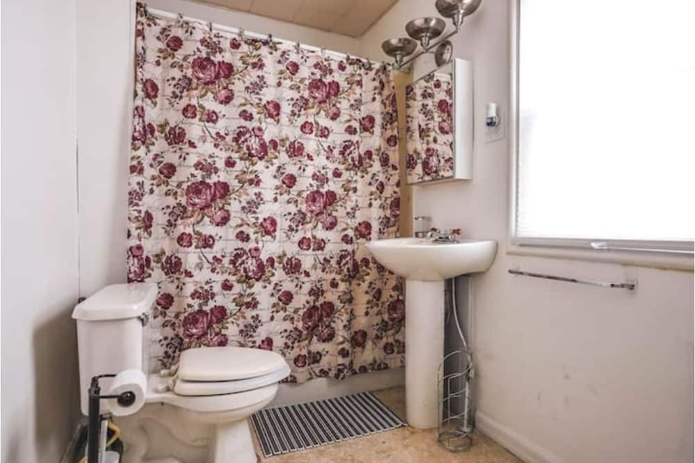 Photo of Bathroom in Arkansas City